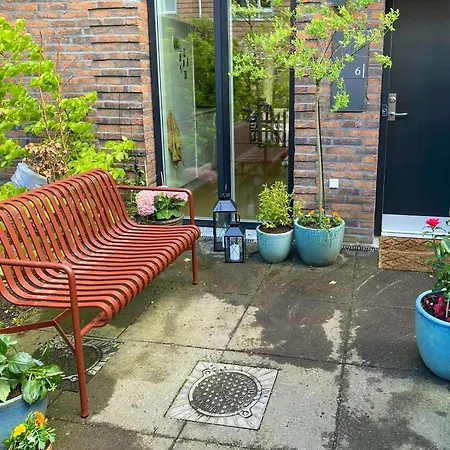 Colourful House With Two Gardens In Valby Kopenhaga